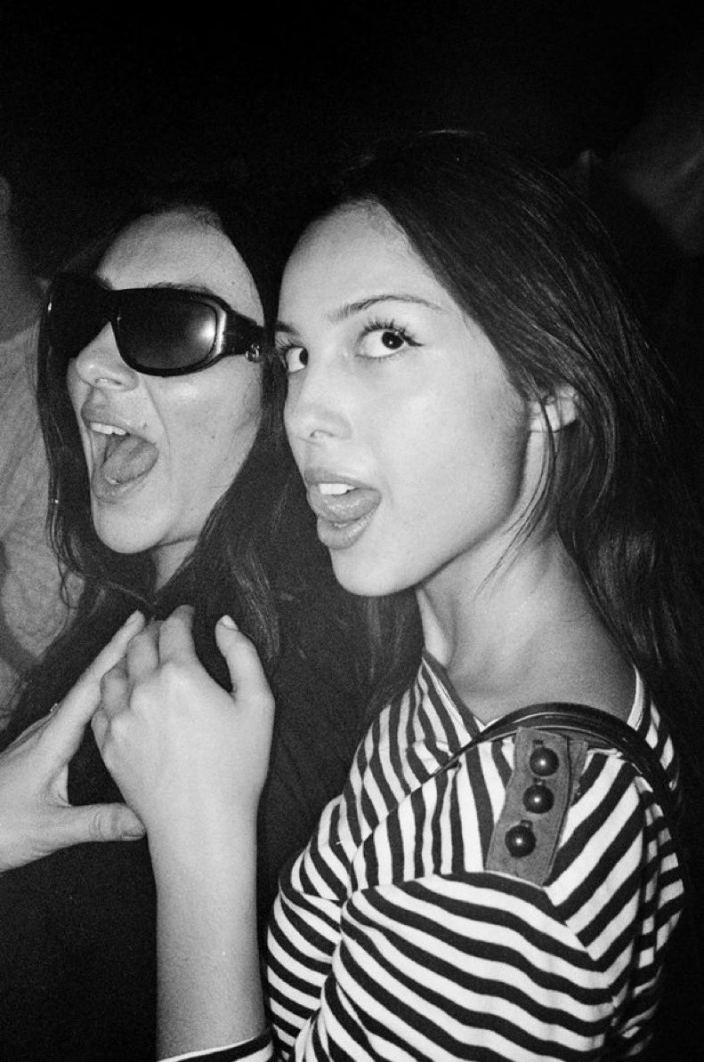 nikitysbrat's tweet photo. @accessoliviabr LINDOS! Ander e @slipctrl em uma rave em Londres. https://t.co/n5YiAaGRbS