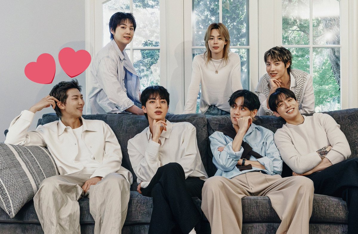 AzulindigoRM's tweet photo. “Quando estou com os membros, aparece minha versão favorita de mim mesmo. Sempre dizemos que nos divertimos de verdade quando estamos juntos. Não é fácil encontrar amigos que sejam como uma família. — RM”

#2026BTSFESTA #BTS13thAnniversary https://t.co/To5QiydFMB