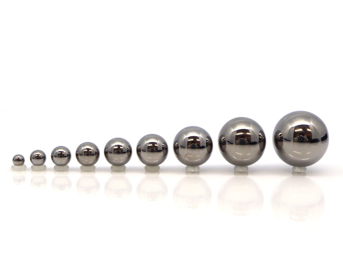 studioTRUTH's tweet photo. 本日♪久しぶりにANATOMETAL
ボール/スレデットパーツ
 https://t.co/KHbGwSZx36を更新しました～♪ 
シンプルでチタンカラーですべての部位に人気で～す☆
◆ゲージ/スレデットサイズ◆
18Ga(1.0mm)/16Ga(1.2mm)用=1.0mm
14Ga(1.6mm)/12Ga(2.0mm)用=1.2mm
◆ボールサイズ◆も豊富にそろえてます
3/32"(2.4mm) 
…………………………
1/8"   (3.2mm) 
…………………………
5/32"(4.0mm) 
…………………………
3/16"(4.8mm) 
…………………………
7/32"(5.5mm) 
…………………………
1/4"  (6.4mm) 
…………………………
5/16"(8.0mm) 
…………………………
3/8" (9.5mm)  
…………………………
7/16"(11.0mm)

気になる方は是非TRUTHのご来店お待ちしてま～す。

TRUTH.UNE

#anatometal 
#bodypiercing  
#okinawapiercing 
#okinawabodypiercing 
#bodydecorationstudiotruth 
#沖縄ボディピアス 
#ボディピアス 
#ボディピアッシング 
#ボディピアススタジオ 
#ピアッシングスタジオ 
#アナトメタル