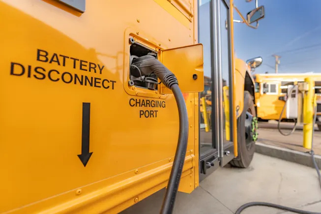 RenewableSearch's tweet photo. Via Utility Dive: " Massachusetts ‘vehicle-to-everything’ demonstration hints at EV batteries’ grid potential: Certain light-duty vehicles have the potential to earn around $3,000 per summer, and school buses $12,000, by… https://t.co/6pSLSUeDX0 " #Energy #Utility #Utilities https://t.co/oLbyQyCktv