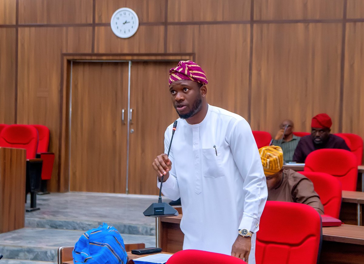 moyinolorunT's tweet photo. 3 Years of Impact in Ondo West Constituency 1

✅ Anti-Land Grabbing Law passed (1st private member bill in over a decade)

✅ Roads graded & road projects facilitated

✅ Solar streetlights installed in Ajaye, Sora, Kogbona & Barracks Road

✅ Transformer provided for Ondo Civic Centre area

✅ Boreholes installed, including at Moferere Market

✅ Tricycles, motorcycles, generators, sewing machines, freezers, cash grants & free cooking gas distributed

✅ Scholarships, stipends & educational materials provided

✅ Medical equipment donated to hospitals

✅ Sports competitions sponsored & jobs facilitated for constituents

✅ Support for cultural and religious programmes

Three years of service. More work ahead. #OndoWest1 #3YearsOfImpact