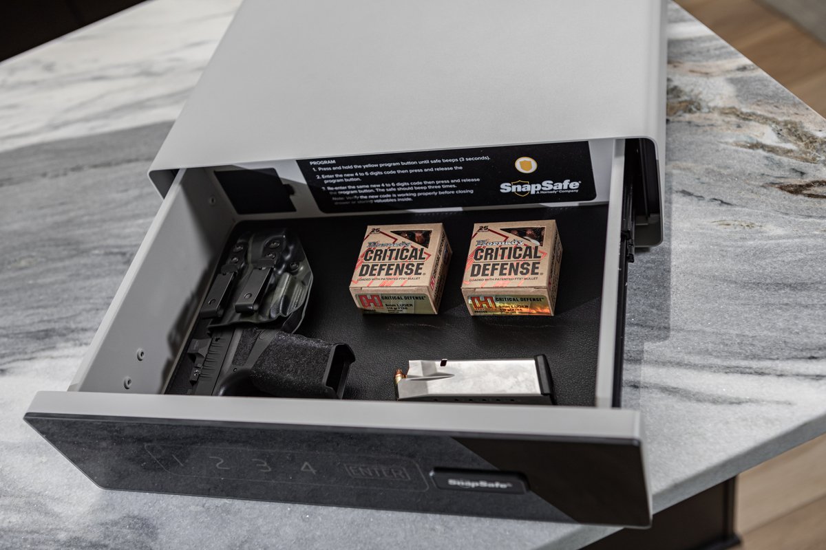 Snap_Safe's tweet photo. Maintain your advantage with the silent GlideVault!
Check out the GlideVault here: https://t.co/aOBbIWZ6g7
.
.
.
.

#SnapSafe #FirearmSafety #safety #safetyfirst https://t.co/9Cu3KXDQ2p