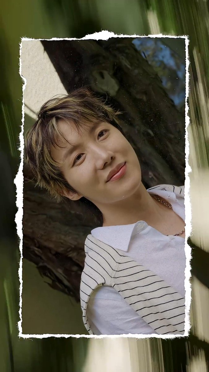 hoseokiepedia's tweet photo. Pretty so fine, one plus the nine! 😍
#jhope #제이홉 #BTS #방탄소년단 https://t.co/CmvofiOzPK