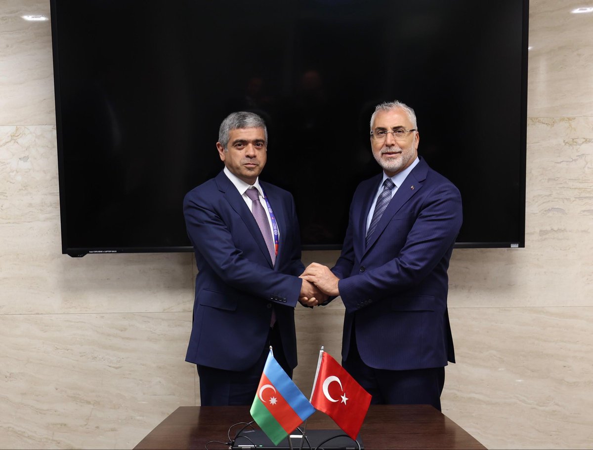 csgbakanligi's tweet photo. Çalışma ve Sosyal Güvenlik Bakanımız Sayın Prof. Dr. @isikhanvedat, Azerbaycan Çalışma ve Halkın Sosyal Koruması Bakanı Sayın Anar Aliyev ile ikili görüşme gerçekleştirdi. https://t.co/UWzT9SuiGO