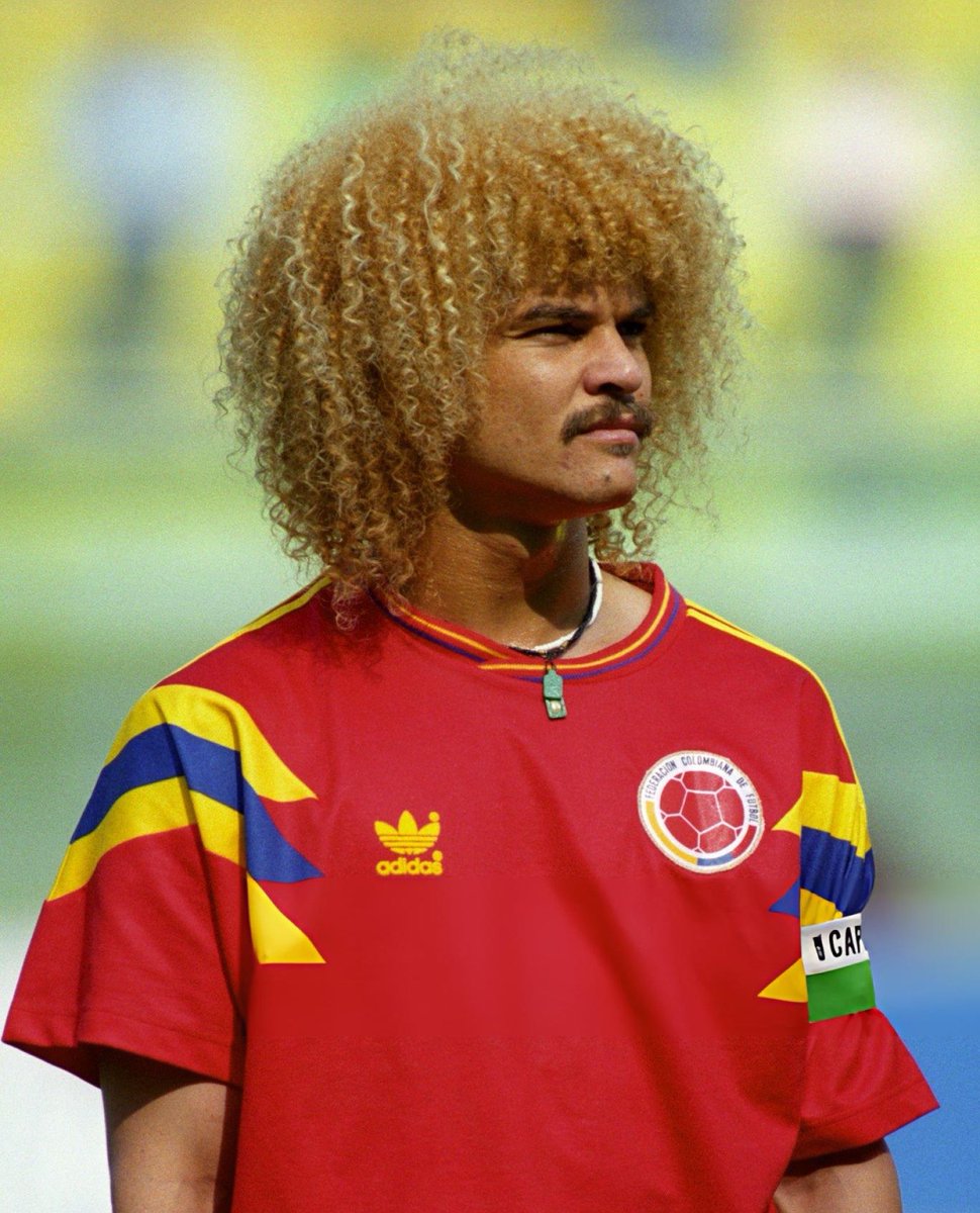 TheRetroKits's tweet photo. Bring back jewellery in football. https://t.co/mWOkb3MGem