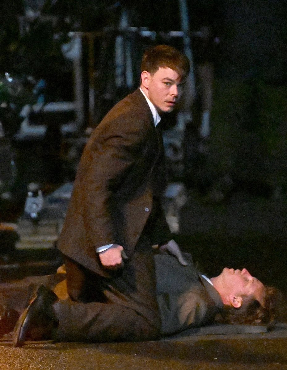 heatoncrave's tweet photo. more pictures of charlie heaton as charles shelby ❤️‍🔥 https://t.co/6y8LMx6MCr