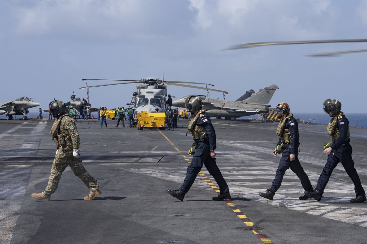 French_CSG's tweet photo. Welcome @HMSDragon au sein du @French_CSG pour la mission #LaFayette26 en océan Indien !🇬🇧🇫🇷
Cette intégration témoigne de notre volonté commune de contribuer à la liberté de navigation et à la stabilité régionale🤝 https://t.co/GuuKboXB7y