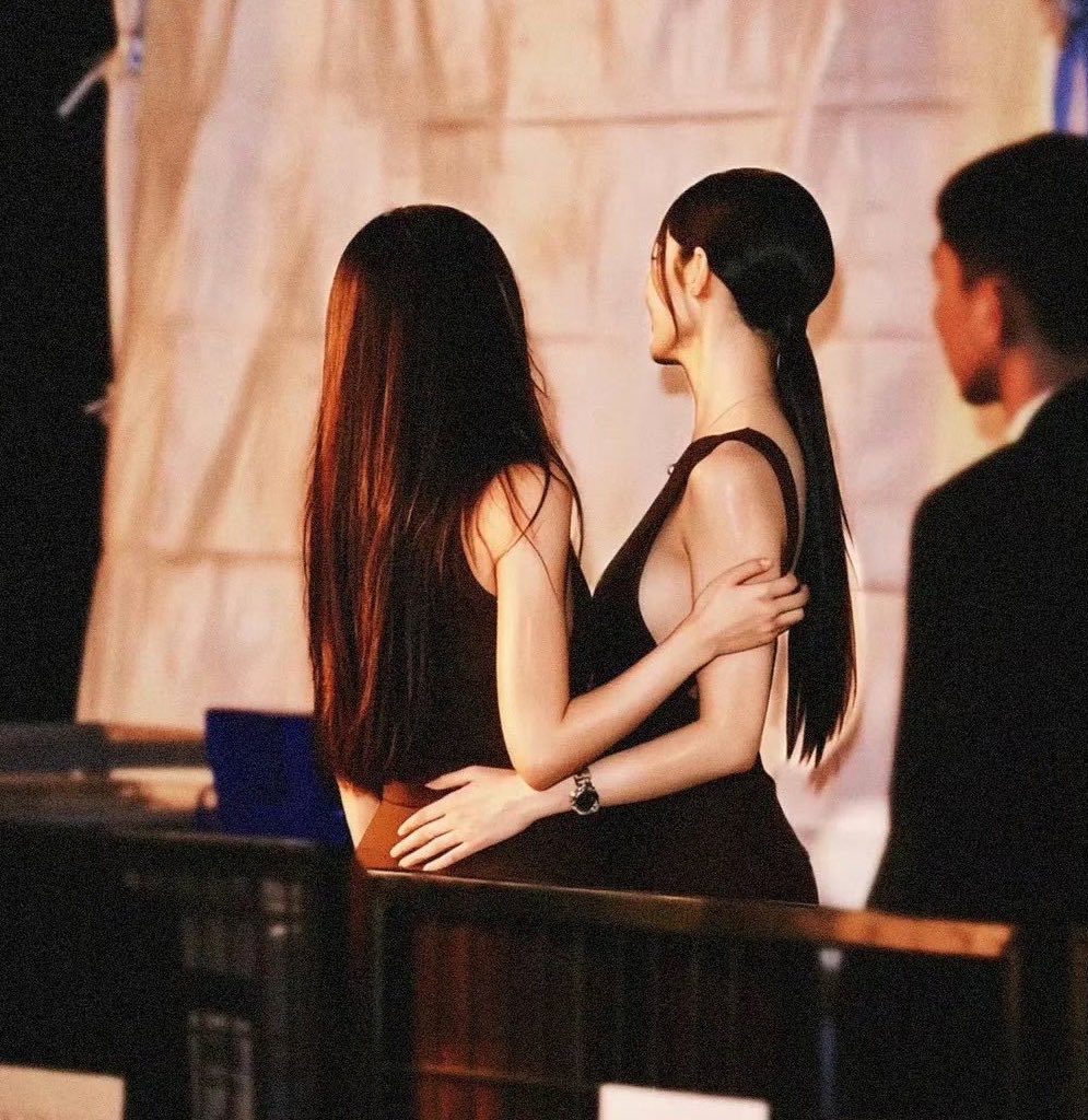 loveetronn's tweet photo. omfg this pic… https://t.co/oAM2sw6Je5