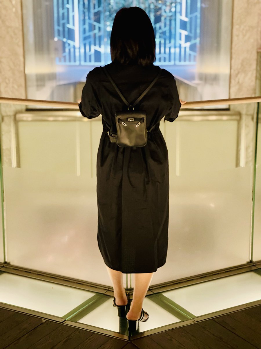 MasuichiI's tweet photo. Kelly jump
HERMESのワンピース
Kellyのサンダル

今年の誕プレの一部 https://t.co/vhUSrYwuXr