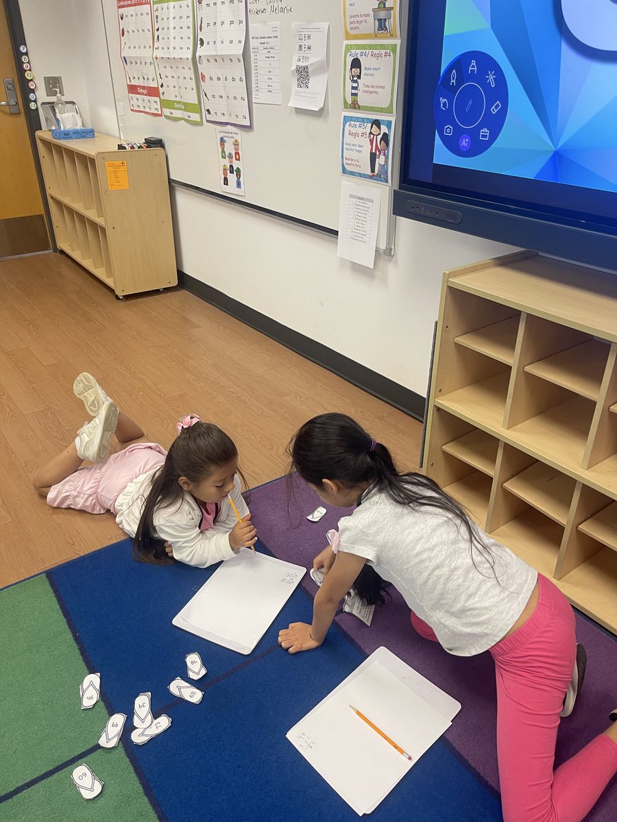 cynthia_urteaga's tweet photo. 2nd Grade Bilingual students are learning about adding two digit numbers. #risdsummer #ACEignite https://t.co/x7qAWNgbWC
