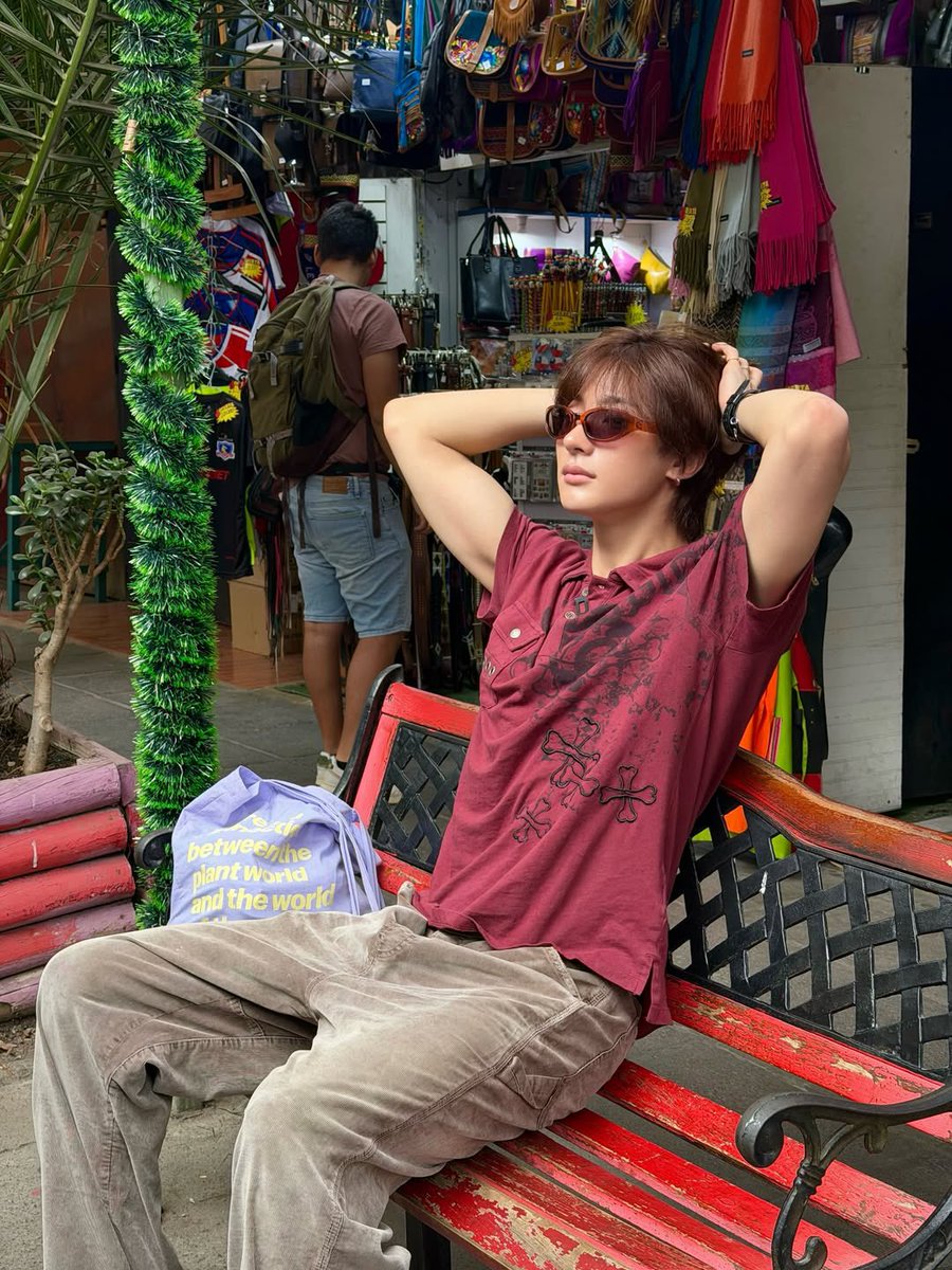 antocn's tweet photo. Lowkey feel like I belong in random corners like this. Watching stuff happen and somehow still enjoying it. Anyway if you saw me here would you come sit or just walk past. https://t.co/6FHKB8D63c