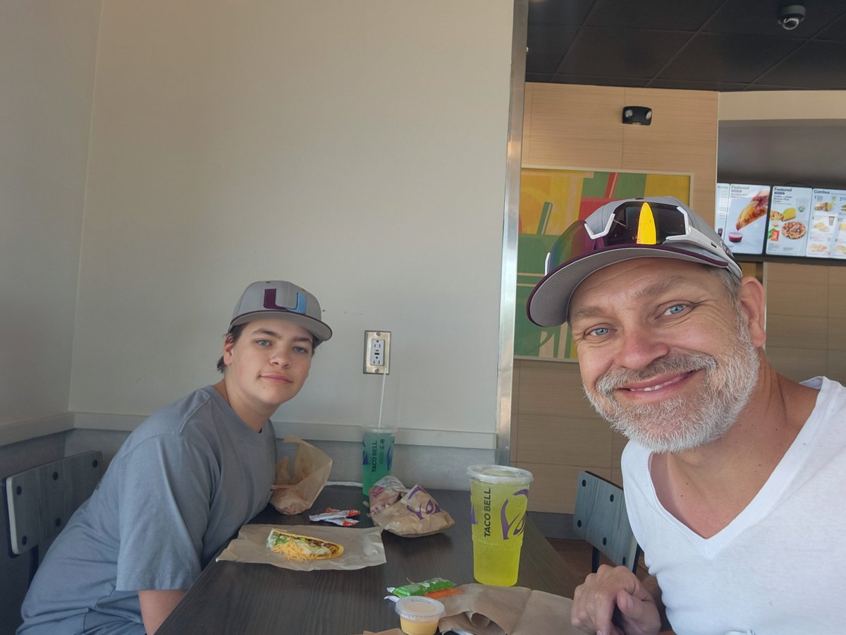 wesley_wright's tweet photo. A rare excursion south of the border for lunch https://t.co/SngljAfFO3