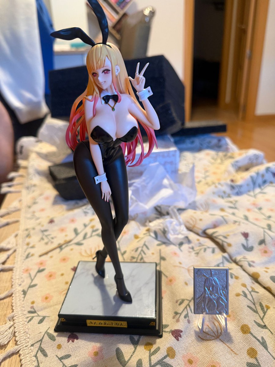 DarkBlade850's tweet photo. ya era hora de tener algo de esta mujer #marinkitagawa https://t.co/f2UfCjgWBK