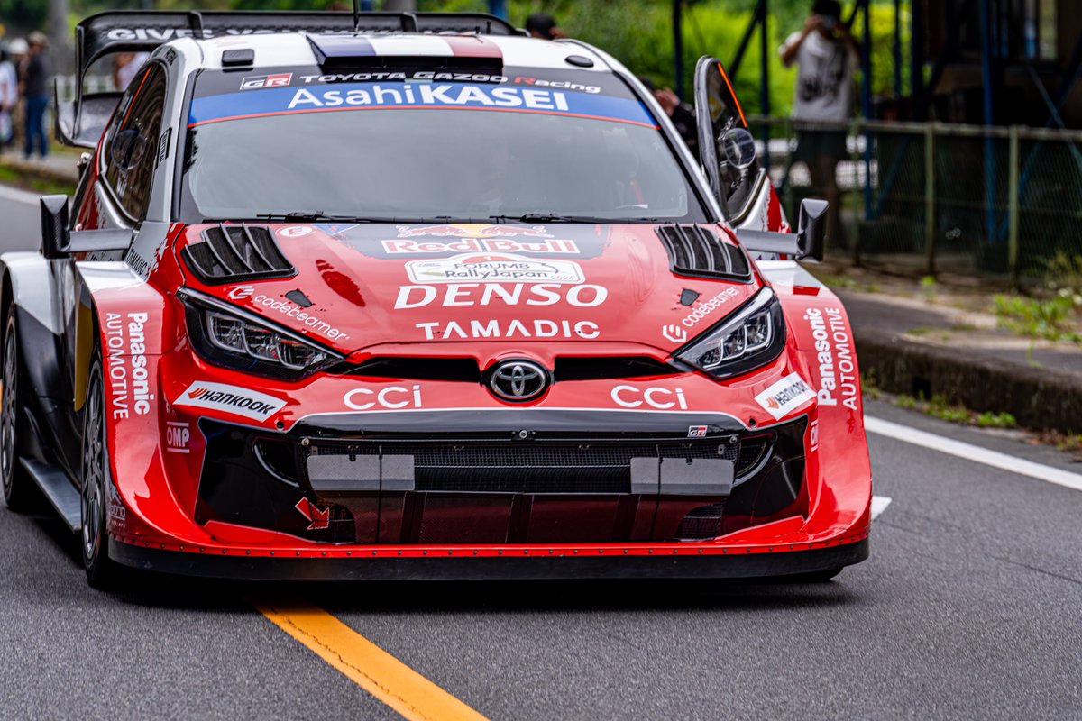 electromaster51's tweet photo. エアコンレスは辛いですね。

#rallyjapan
#WRC 
#yaris https://t.co/HREqFn3r50