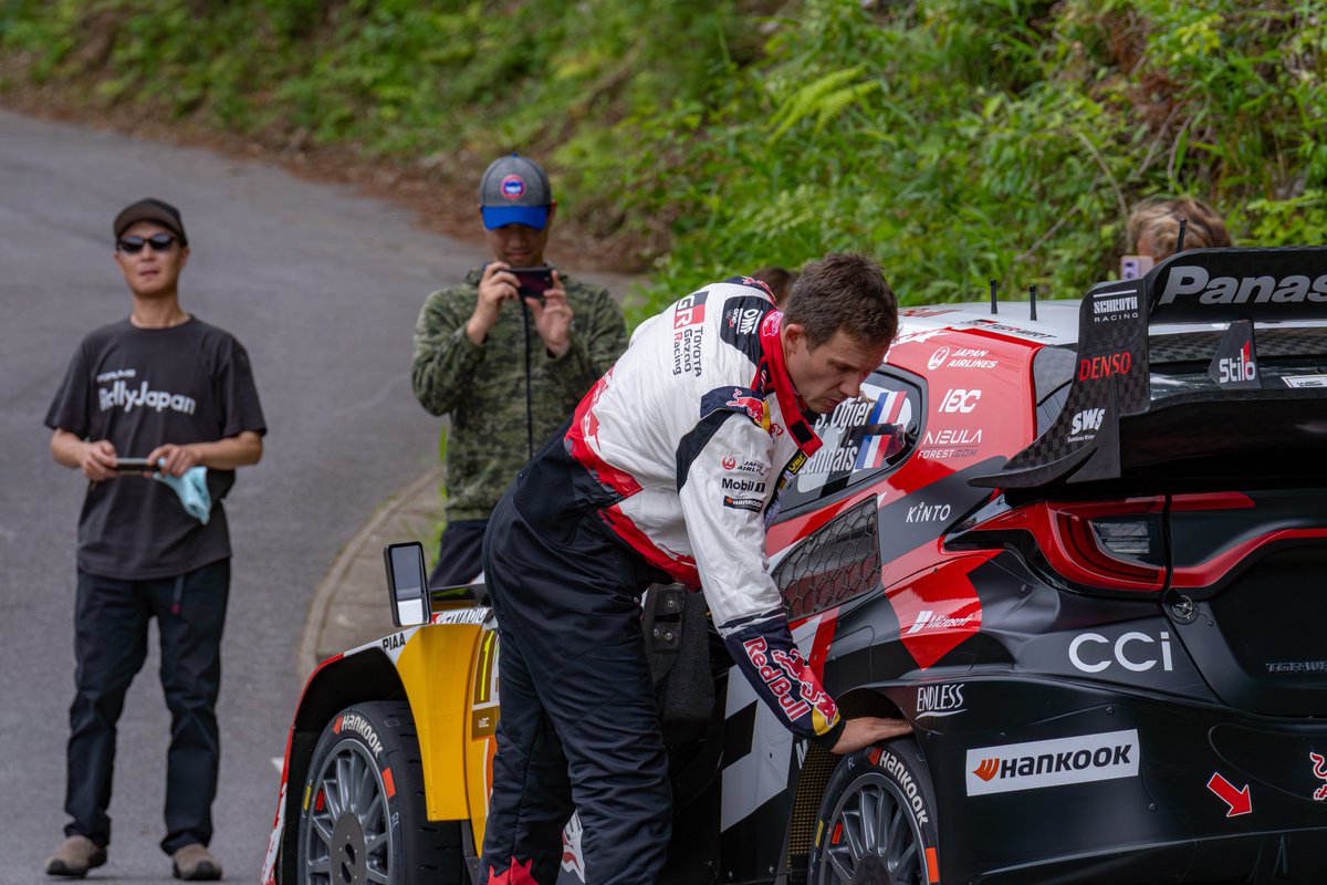 electromaster51's tweet photo. エアコンレスは辛いですね。

#rallyjapan
#WRC 
#yaris https://t.co/HREqFn3r50