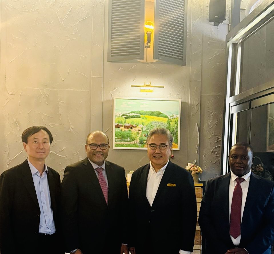 Profshaukat's tweet photo. While accompanying H.E Dr @MusaliaMudavadi in 🇰🇷 on the margins  Held a productive meeting with Dr. Park Jin  - Distinguished Professor at #KAIST,  Chair of the Center's Advisory Committee on Science Diplomacy @kaistpr former Korean Foreign Minister. Discussed on strengthening Science Diplomacy between  🇰🇪 and 🇰🇷 including supporting @Kenya_aist as centre of excellence. Areas of focus includes Health, Environment, Agriculture, Energy including nuclear,  and AI.  Explored areas of capability building and mobility of researchers and scientists of two countriee. Agreed to enhance capacity building of Human Resources.  I appreciated his vast experience and advise on how to take the @sri_kenya to next level as a national hub on coordination of matters related to science, research, technology and Innovation - building bridges between #Science and #Diplomacy #Researchchairs #GrandChallenge #Clusters. @KENIAupdates @nacosti @nrfkenya @IAEATC @UNESCO @SciforAfrica @SingoeiAKorir @TWASnews @gatesfoundation @pthigo