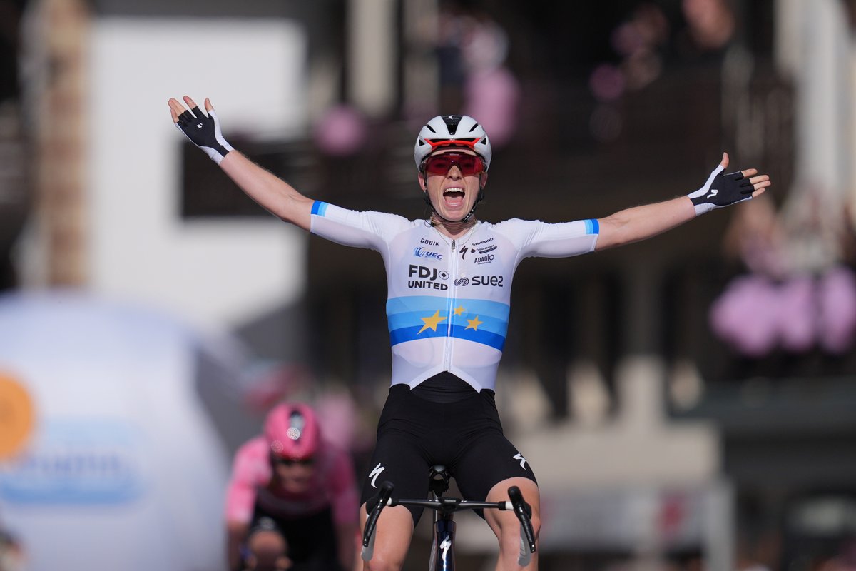 girowomen's tweet photo. 🔥 @demivollering wins in Santo Stefano di Cadore!

#GirodITaliaWomen #WonderfulWomen #WOW @demivollering @FDJ_SUEZ https://t.co/dp2jLWtPPJ