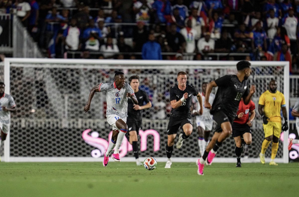 rmilivetv's tweet photo. 🇭🇹 Haiti 4 vs New Zealand 🇳🇿 0 International Friendly 

Ruben Providence 12’
Lenny Joseph      51’
Frantzdy Pierrot 62’
Duke Lacroix       87’

 #TheBeautifulHame #InternationalFriendly #Soccer #FootballCulture #Haiti #FIFA #Concacaf #ConcacafGoldCup #Grenadye #Newzealand https://t.co/ry5sorSnLQ