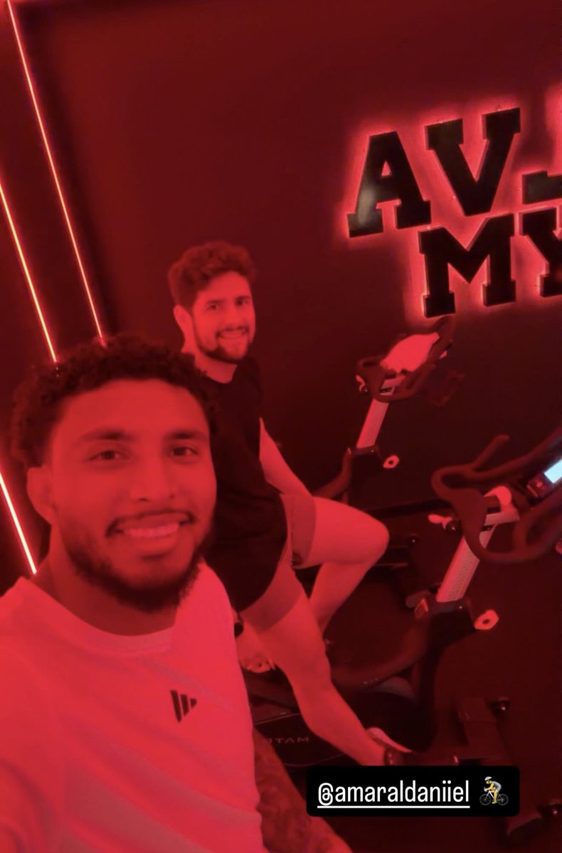 UtdDistrict's tweet photo. Ederson on IG with the red lighting 👀🔴🔜 https://t.co/ZELmCMV7yk