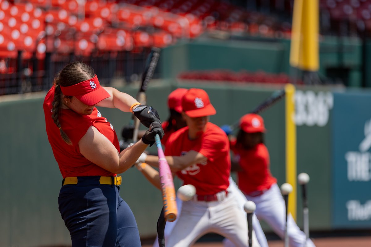CardinalsCare's tweet photo. An unforgettable day at Busch ⚾️

Our Cardinals Nike RBI Development Clinic led by @CardinalsAlumni gave young athletes the chance to grow their game and have fun doing it. 

The future is bright! ✨ https://t.co/JQdjGYCeza