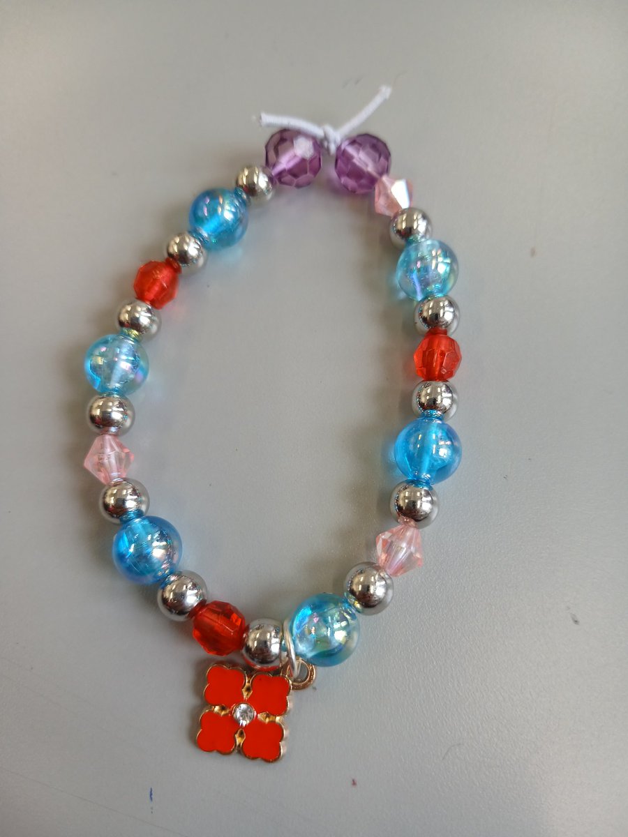 mcflyalwaysrule's tweet photo. I Made Two Stretchy Bracelets Today In Jewelery Class. @mcflybiggestfan https://t.co/GmRyEy45Ll
