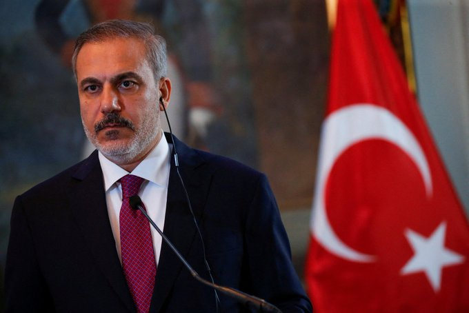 editor_pakfront's tweet photo. 🚨🇵🇰🇹🇷🇮🇳Turkiye's Foreign Minister Calls On India To Act Maturely Instead of Looking At Turkiye's From The Lens of Its Obsession With Pakistan
“If India is going to be resentful about any country having good relations with Pakistan, then i don't know"
"There are a lot of countries"