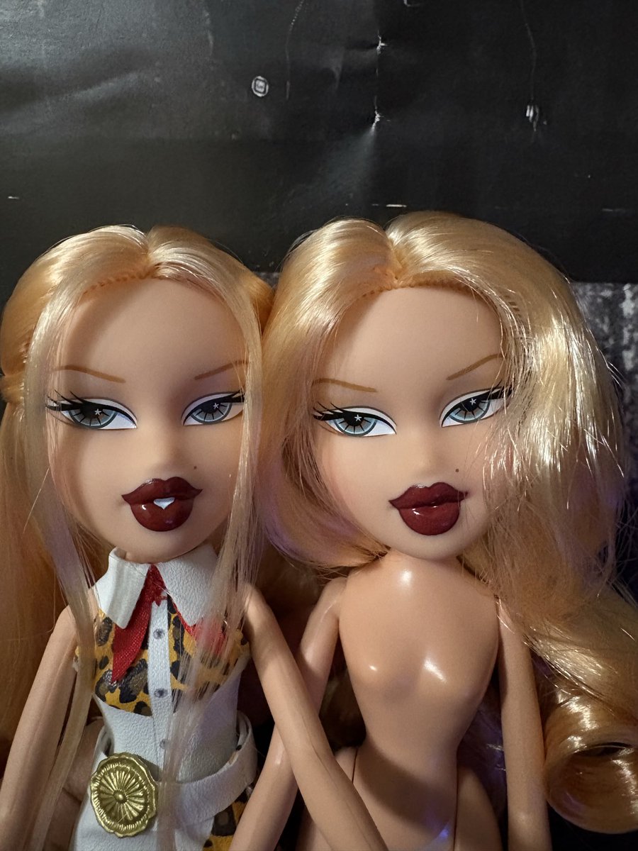 Artxdolls's tweet photo. My mga replacment doesn’t have teeth??? https://t.co/kFdxwXxECY