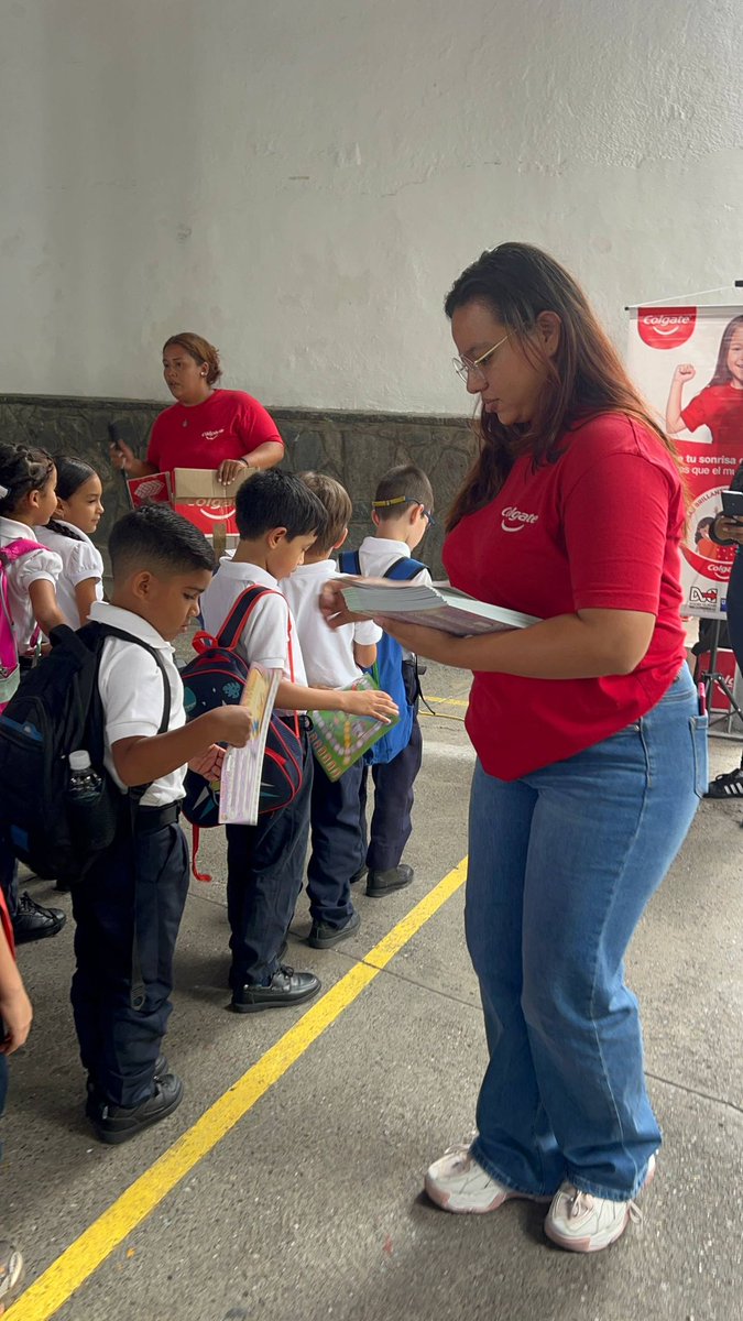 ElHatillo's tweet photo. Programa de Salud Bucal para nuestros niños ✅👦🏻👧🏽

Por un futuro de sonrisas brillantes 🦷

📍Escuelas Municipales de El Hatillo https://t.co/X8GUWUjHvJ