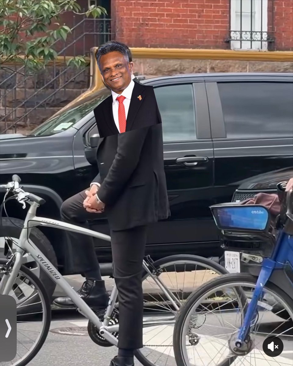 UKatheeb's tweet photo. ދުނިޔޭގެ ބައިސްކަލް ދުވަސް ފާހަގަކުރުމަށް ބޭއްވި ބައިސްކަލް ބުރުގައި މޭޔަރ ޢާޒިމް ބައިވެރިވެވަޑައިގެންފި https://t.co/RuS22rAXmp