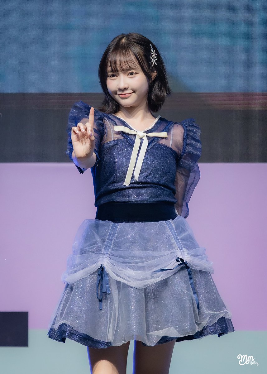 MMGallery48's tweet photo. ถึงแสงจะแย่แต่อย่างน้อยก็มีเธอที่ดี 🩵

#LookkedCGM48
#BNK48CGM48OnCloud9Festival
#CGM48
#MMGallery https://t.co/zIuRxA7ws9