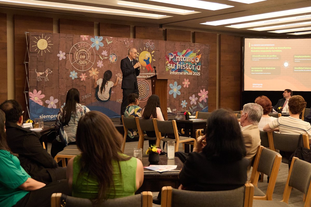 JAP_CDMX's tweet photo. 🎨 En la presentación del Informe Anual 2025 de Fundación Pro Niños de la Calle, IAP, conocimos el trabajo que realizó la institución durante el último año para acompañar a niñas, niños y adolescentes en riesgo o en situación de calle hacia una vida digna y libre de violencia. ✨ https://t.co/3Y5x4Thnhx