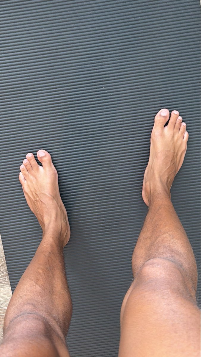 prettypapi_jay's tweet photo. Meet me on the mat https://t.co/CBlim4Bx2A