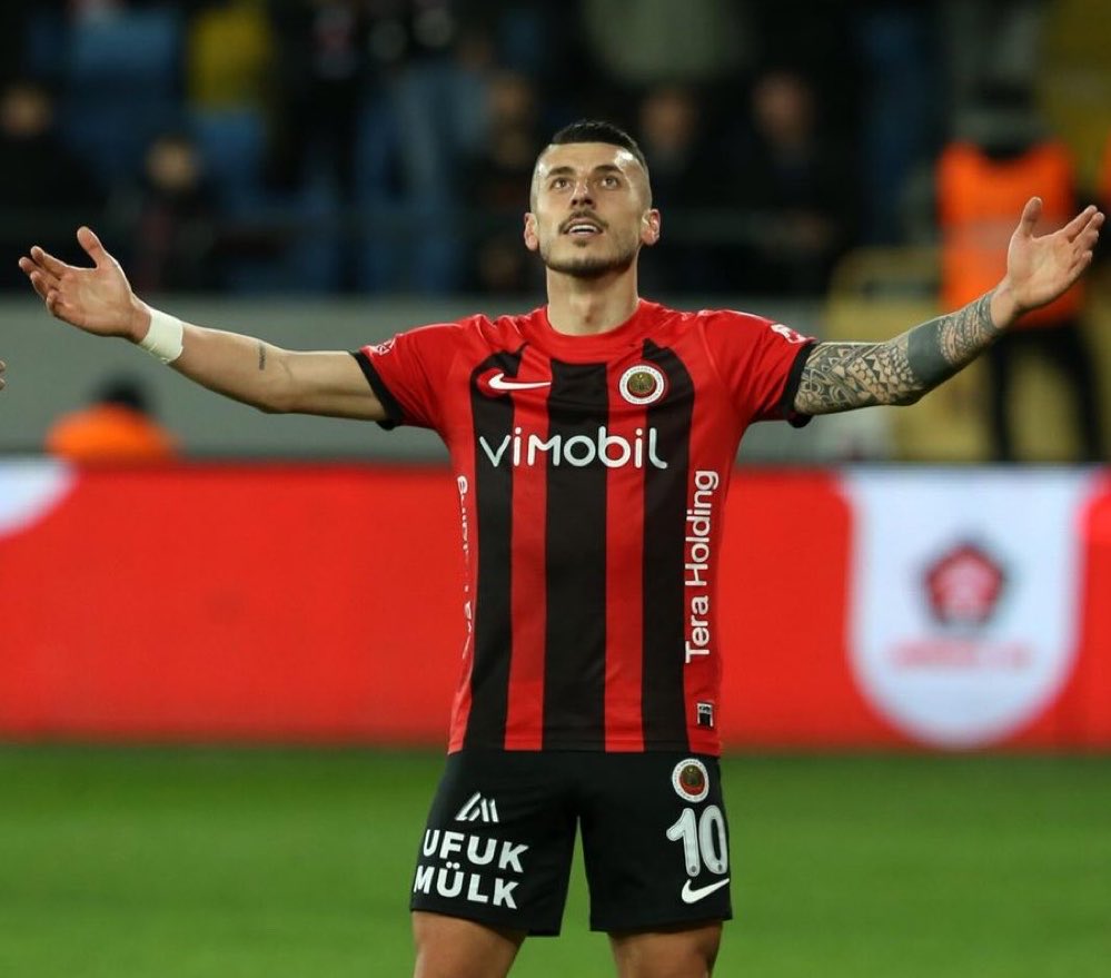 TransferWeb1's tweet photo. 🚨 Metehan Mimaroğlu, Trabzonspor’da! 

Trabzonspor, Berkan Kutlu ile de ilgileniyor. https://t.co/AYDZFYTHIf