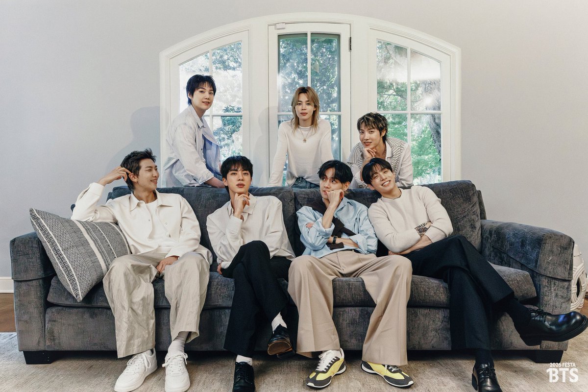 AbZhr10's tweet photo. WE OFFICIALLY HAVE A FAMILY PHOTO AFTER SO MANY YEARS 😭🏡💜

OT7 TOGETHER AGAIN 😭✨️

BTS FAMILY PHOTO IS HERE
BTS FESTA IS COMING
#BTS13thAnniversary
#BTSFESTA2026
#BTS13thAnniversary 
#BTSFESTA2026 https://t.co/N0K6YrduKh
