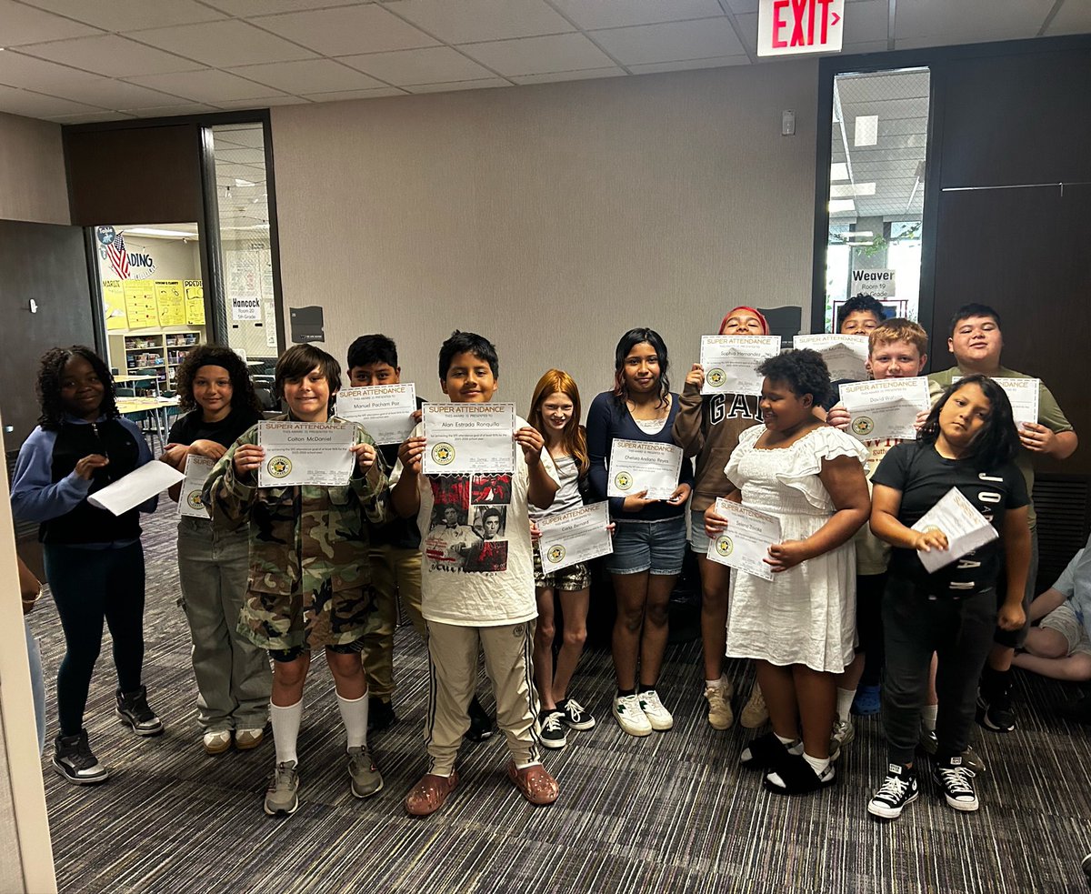 MrsDarney's tweet photo. What a year we had! So proud of all of these students and their hard work. ❤️ have a great summer, room 22! https://t.co/LwlBgAKBEZ