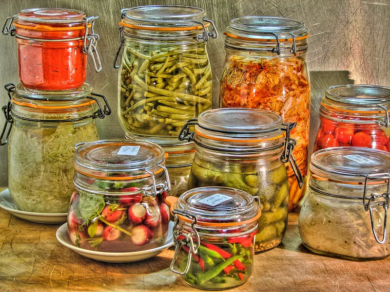 Crypt_Obi's tweet photo. @alCamel77 @puterw0rld u can do pickle if u want. I prefer only water to then cook them like i want. but yes with some zuchinis, oignons and some curry powder u can do some delicious treat https://t.co/43A9bkSBiT