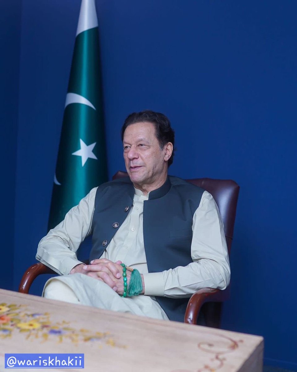 WarisKhakii's tweet photo. لوگوں کی باتیں سن کر دل چھوٹا نہیں کرتے 
کیونکہ کتوں کے کہنے سے شیر اپنا راج نہیں چھوڑتا
#گلگت_بلتستان_خان_کا https://t.co/4gUGrdOELN