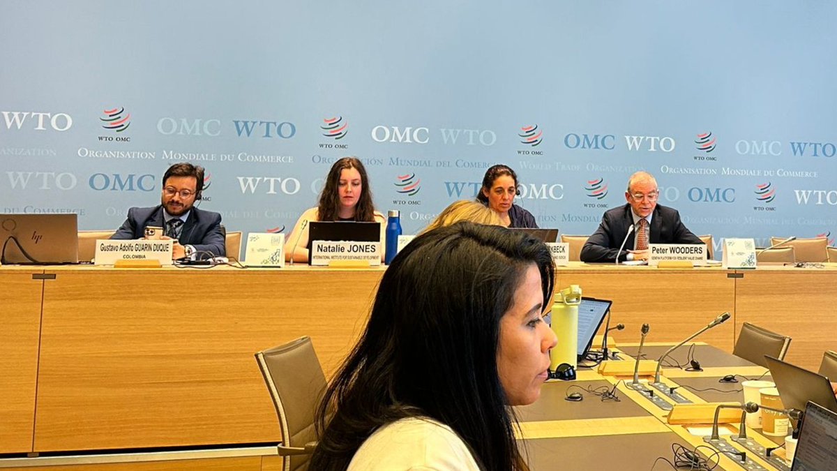 GENetwork's tweet photo. @wto @Geneve_int @TESSForum @genevatrade_gtp @South_Centre @IISD_news @CarolynDeere @GVAGrad @Colombia_OMC @NLinGeneva @PWooders The event underscored key messages from the 1st Conference on Transitioning Away from #FossilFuels to the trade community: 
🔸 Across the Conference pillars, trade was transversal
🔸 Climate ambition &amp; development must advance together
🔸 Transition must be gradual &amp; planned https://t.co/viJjuLIbgW