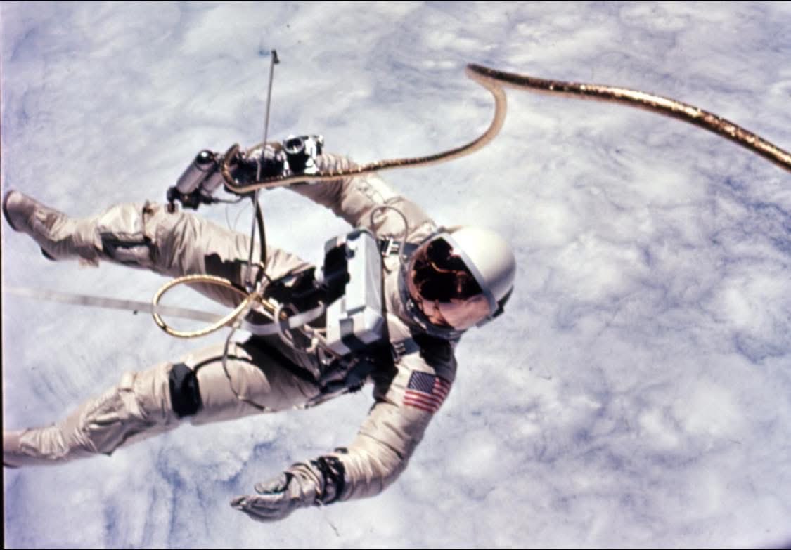 armstrongspace's tweet photo. “I feel like a million dollars.” 
– Ed White

On this day in 1965, astronaut Ed White made history by completing America’s first spacewalk during the Gemini IV mission. https://t.co/i2LVwzXKJ8