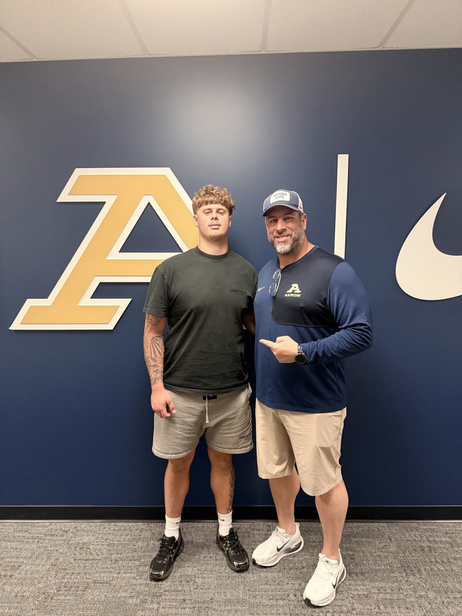 AHankins86288's tweet photo. After a Great Visit and Conversation with @Coach_J_Rod  I am extremely blessed to earn my 3rd D1 offer from Akron University  @ZipsFB . 🙌🙌🙌@DJRSwework @SWiltfong_ @AllenTrieu @GregSmithRivals @adamgorney @BondEdits @t_demint  @CoachLuke777 @jordanlucas223 @coachericbailey https://t.co/0WM0Enk2ST