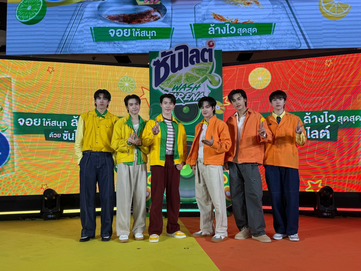 mapieyk's tweet photo. ระหว่างทางมันเกิดอะไรขึ้นน้อ ไอ่พวกหล่อๆถึงได้กลายเป็นเครื่องครัวกันไปหมด 55555555 https://t.co/JMyOyOca2Z