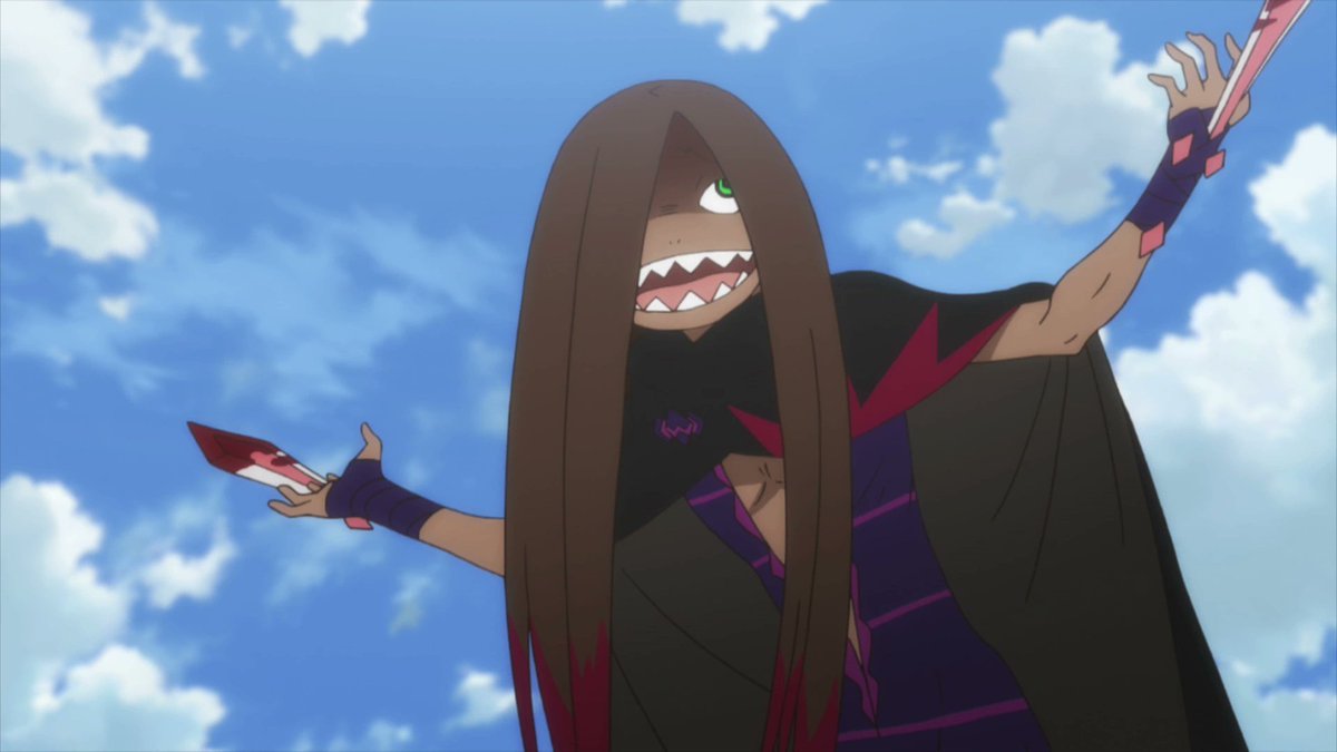 TobiKH23's tweet photo. Muy bien, ahora sí llegó el momento de comentar mi teoría sobre lo que está ocurriendo en Re:Zero

Como dije en la publicación anterior, parto completamente desde la posición de un anime only. No leí la novela ligera, no tengo información adelantada, ni ningún tipo de spoiler, así que todo lo que voy a comentar a continuación nace únicamente de mis especulaciones

Por eso mismo, antes de empezar, quiero pedir una sola cosa: 

Si algún lector de la novela ligera está leyendo esto, por favor, no confirme ni me desmienta nada. No digan si voy bien encaminado, o si estoy equivocado, no hagan spoilers, por favor

Dicho eso, todos los fanáticos que también estén siguiendo la historia únicamente a través del anime, son más que bienvenidos a debatir y compartir sus propias teorías

Bien, comienzo:

La teoría que se me ocurrió empezó a tomar forma desde el instante en que Subaru perdió la memoria. Al principio estaba tan confundido como él, y no entendía realmente qué estaba pasando, pero a medida que fueron avanzando los episodios, empecé a "intentar conectar algunas piezas"

Nosotros ya sabemos que existen tres Arzobispos de la Gula. Conocemos a los dos que poseen la capacidad de devorar nombres y recuerdos (Lye y Roy), provocando que las personas desaparezcan de la memoria colectiva o pierdan su identidad

Sin embargo, también sabemos que existe una tercera integrante, Rui Arneb, un personaje sobre el cual todavía conocemos muy poco, y cuyos poderes siguen siendo bastante misteriosos

Por eso, empecé a preguntarme si no será justamente ella quien está detrás de todo esto. ¿Y si, a diferencia de sus hermanos, Rui posee una variante distinta de la Autoridad de la Gula? ¿Y si en lugar de borrar nombres o existencias, puede devorar únicamente los recuerdos de una persona? 

Eso explicaría varias cosas

Explicaría por qué Subaru perdió completamente la memoria de todo lo vivido en Lugunica, pero sigue siendo reconocido por quienes lo rodean. Explicaría por qué sus compañeros continúan recordándolo perfectamente mientras él es incapaz de recordar quiénes son ellos. Incluso podría explicar por qué, al despertar, su mente parece haber regresado exactamente al momento anterior a ser invocado desde Japón, como si todos los recuerdos acumulados desde aquel día hubieran desaparecido de golpe

Si esa hipótesis fuera correcta, entonces Subaru no habría perdido toda su memoria, sino solamente aquella construida dentro de este mundo

Sus recuerdos de la Tierra seguirían intactos, porque Rui únicamente habría consumido la parte de su experiencia relacionada con Lugunica

A partir de ahí, empecé a darle vueltas a otra cuestión desde la aparición de Rem

Porque me cuesta muchísimo creer que la figura que vimos en este capítulo sea realmente ella. Hay demasiadas cosas extrañas alrededor de esa escena

Lo primero que me llamó la atención, fue la manera en que habla con Subaru antes de matarlo

Cuando le dice que "intente encontrarla la próxima vez", claramente hay conocimiento detrás de esas palabras, como si esa persona supiera del Retorno de Muerte

Entonces, si Rui realmente consumió los recuerdos de Subaru, entonces también habría obtenido acceso a todo lo que él vivió, conociendo, además, su poder

De ser así, Subaru estaría enfrentándose por primera vez a alguien que conoce su mayor ventaja y, al mismo tiempo, su mayor condena. Y eso lo colocaría en una situación extremadamente peligrosa

Pero, si realmente fuera Rui, ¿cómo adoptó la apariencia de Rem? 

Hasta donde recuerdo, la capacidad de transformarse en otras personas pertenece a Capella Emerada Lugunica, la Arzobispa de la Lujuria

No recuerdo que Rui ni sus hermanos hayan mostrado algo parecido, salvo que ella sea participe de este plan

O...¿Será que existe otro poder que todavía desconocemos? ¿Será alguien completamente distinto? ¿Será realmente Rem? ¿O estamos frente a otra clase de engaño?

Cuanto más intento resolverlo, más preguntas aparecen

Y esa sensación de confusión es precisamente lo que me está fascinando de este arco. Porque normalmente uno puede construir teorías apoyándose en ciertas certezas, pero acá prácticamente no tenemos ninguna

No sabemos si existe realmente un traidor dentro de la Atalaya, no sabemos quién provocó la pérdida de memoria de Subaru, tampoco sabemos quién era la figura que apareció bajo la apariencia de Rem, o quién asesinó a Meili

La escena final con Meili fue otro golpe directo a la cabeza. Ver a Subaru aparecer junto a su cuerpo, con señales de estrangulamiento, y con todas las sospechas apuntando hacia él, me dejó mirando a la pantalla, congelado durante varios segundos después de que terminara el episodio

Más todavía cuando aparecen esas marcas que parecen incriminarlo directamente. Porque si Subaru es inocente, entonces alguien está intentando convertirlo en culpable

Y si no lo es, entonces estamos entrando en un terreno muchísimo más oscuro del que imaginábamos

Por eso, sigo pensando que, de una forma u otra, la Gula tiene que estar involucrada. Después de todo, llegaron a la Atalaya precisamente para encontrar una forma de recuperar el nombre y la existencia tanto de Rem como de Julius

Narrativamente tendría mucho sentido que los Arzobispos estén involucrados. Y si Roy Alphard o Lye Batenkaitos hubieran sido los responsables, probablemente Subaru habría perdido su nombre o su existencia, provocando que nadie lo recordara

Pero ocurrió exactamente lo contrario. Todos lo reconocen, el único que no recuerda nada es él. Por eso mi mente sigue pensando en Rui Arneb, sin conocerla por completo

Ahora bien, también soy perfectamente consciente de que toda esta teoría puede ser una completa locura. Puede que esté conectando puntos que no tienen ninguna relación entre sí, o que dentro de uno u dos capítulos me dé cuenta de que estaba equivocado en absolutamente todo 

Eso también forma parte de la diversión, por supuesto, después de todo, Re:Zero siempre fue una historia que disfruta jugando con las expectativas del espectador

Lo único que tengo claro es que estamos en uno de los momentos más intrigantes que recuerdo haber vivido como espectador de este anime. Hay demasiadas piezas moviéndose al mismo tiempo, demasiados interrogantes abiertos, y muy pocas respuestas concretas

Así que bueno, esa es, de momento, la teoría que logré construir con la información que tenemos

Puede estar completamente equivocada, o puede tener algo de verdad escondida entre todas estas especulaciones. Lo iré descubriendo con el paso de los capítulos

Mientras tanto, si llegaron hasta acá, y también son anime only, me encantaría leer qué creen ustedes que está ocurriendo realmente, dejen sus teorías, sería muy interesante leer lo que opinan los fanáticos del anime. Y los que son lectores de la novela, hablen, por supuesto, pero en neutro, con solamente los acontecimientos que venimos experimentando en el anime, para no spoilear a nadie 🫡