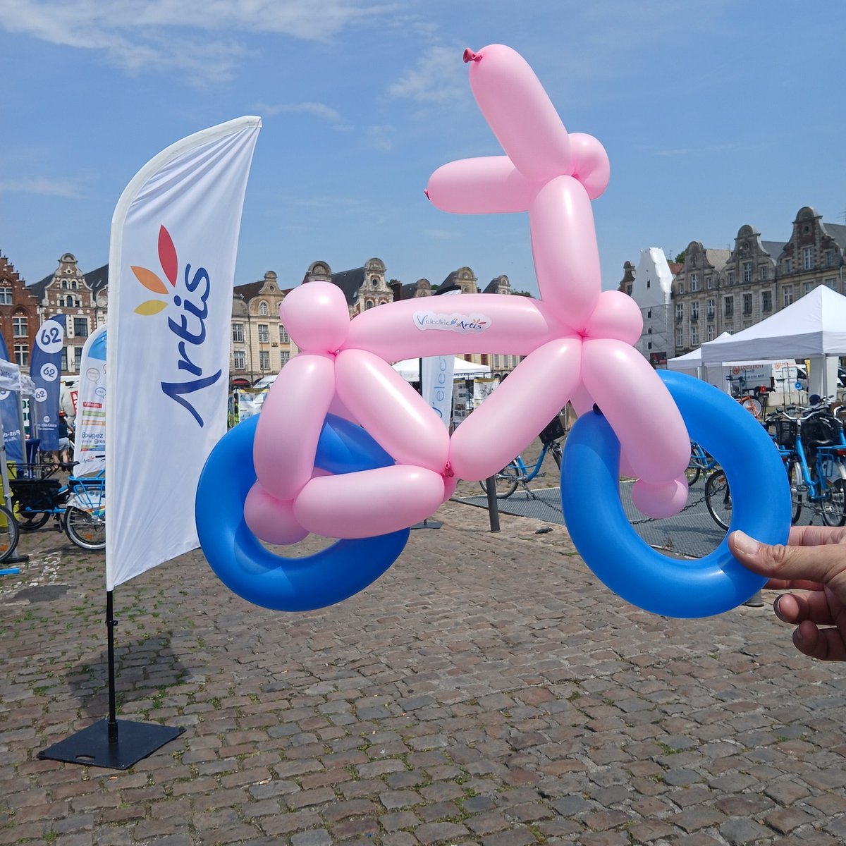 Bus_Artis's tweet photo. Retour en images de la Broc à Vélo du 30 mai
🎉Artis a fêté les 10 ans du #Velectric ! 🚲
💪 1 005 € récoltés pour Down Up grâce au vélo trainer solidaire
🎯 Animations, remise des prix & gâteau d’anniversaire
💚 Merci à tous pour cette belle journée ! #MobilitesDouces https://t.co/J1kYVCWi8e
