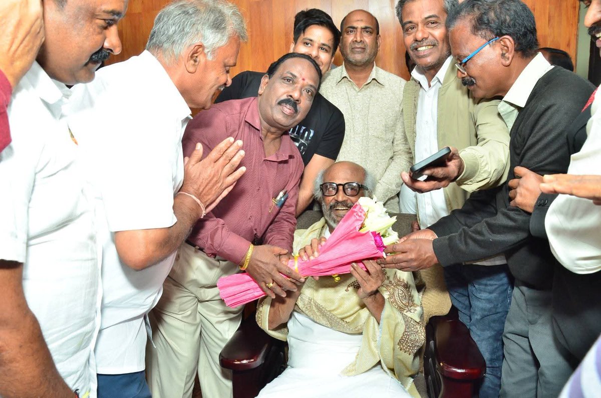 BinaryPost001's tweet photo. ஊட்டியில் தலைவர் ...

#Thalaivar 🤘 #Superstar #Rajinikanth @rajinikanth #BinaryPost https://t.co/SAEgjii3mP