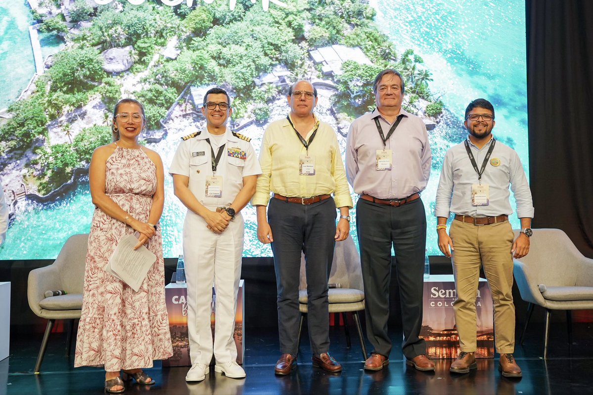 Cotecmar's tweet photo. Participamos en #SemanaPorColombia, un espacio de diálogo que reunió a empresarios, dirigentes gremiales, representantes del sector turístico, líderes culturales y autoridades locales para analizar oportunidades y desafíos que marcarán el futuro de la ciudad y la región. ⚓🇨🇴 https://t.co/LmYNpzyeqb