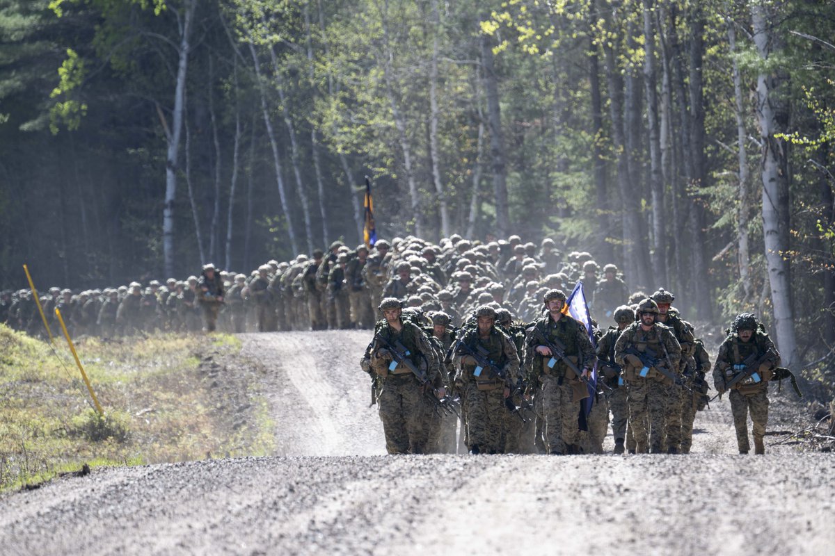 CanadianArmy's tweet photo. Don't skip leg day!

2 CMBG stepped up on the roads and the trails to participate in Ex RUCKING BEAR. This exercise was a test of fitness, endurance, and camaraderie. https://t.co/WU2qqNncIt