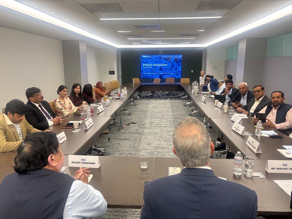 Dileep_Sanghani's tweet photo. अमेरिका प्रवास के दौरान वॉशिंगटन में National Cooperative Business Association CLUSA International (NCBA CLUSA) के Senior Vice President – Programs & Innovation, Carl Hammerdorfer के साथ सार्थक एवं भविष्य उन्मुख चर्चा हुई।

सहकारी शिक्षा (Cooperative Education) एक मजबूत सहकारी आंदोलन की आधारशिला है। यह सदस्यों, नेतृत्वकर्ताओं और पेशेवरों को वह ज्ञान, कौशल, मूल्य एवं सुशासन की समझ प्रदान करती है, जो टिकाऊ, पारदर्शी और सदस्य-केंद्रित संस्थाओं के निर्माण के लिए आवश्यक है।

अमेरिका में प्रतिनिधिमंडल के प्रवास के दौरान सहकारी शिक्षा एक महत्वपूर्ण चर्चा का विषय रही। NCBA CLUSA के साथ हुई सकारात्मक बातचीत में प्रशिक्षण, अनुसंधान, नेतृत्व विकास तथा शैक्षणिक आदान-प्रदान के क्षेत्रों में सहयोग की संभावनाओं पर विचार-विमर्श किया गया।

Tribhuvan Sahkari University जैसे संस्थान सहकारी शिक्षा को नई दिशा देने, वैश्विक सहकारी पारिस्थितिकी तंत्र को सुदृढ़ बनाने तथा भारत और अमेरिका के सहकारी संगठनों के बीच ज्ञान-विनिमय को आगे बढ़ाने में महत्वपूर्ण भूमिका निभा सकते हैं।

यह सहयोग किसानों, ग्रामीण समुदायों और सहकारी संस्थाओं के सशक्तिकरण के साथ-साथ वैश्विक स्तर पर सहकारिता आंदोलन को नई ऊर्जा प्रदान करेगा।

🇮🇳🤝🇺🇸

#CooperativeEducation #IndiaUSPartnership #TribhuvanSahkariUniversity #NCBACLUSA #IndiaUSA #Farmers 

@NCBACLUSA
