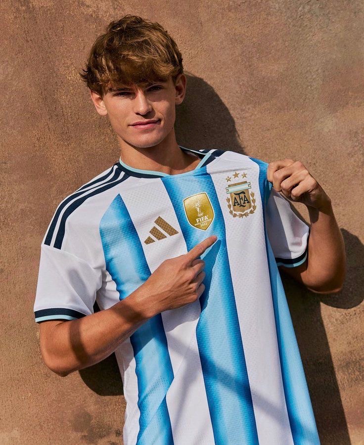 theMadridZone's tweet photo. 🚨 JUST IN: Nico Paz is now a DOUBT for the World Cup. 

His injury could be MORE SERIOUS than expected. @diarioas https://t.co/EI9aAcKSFp