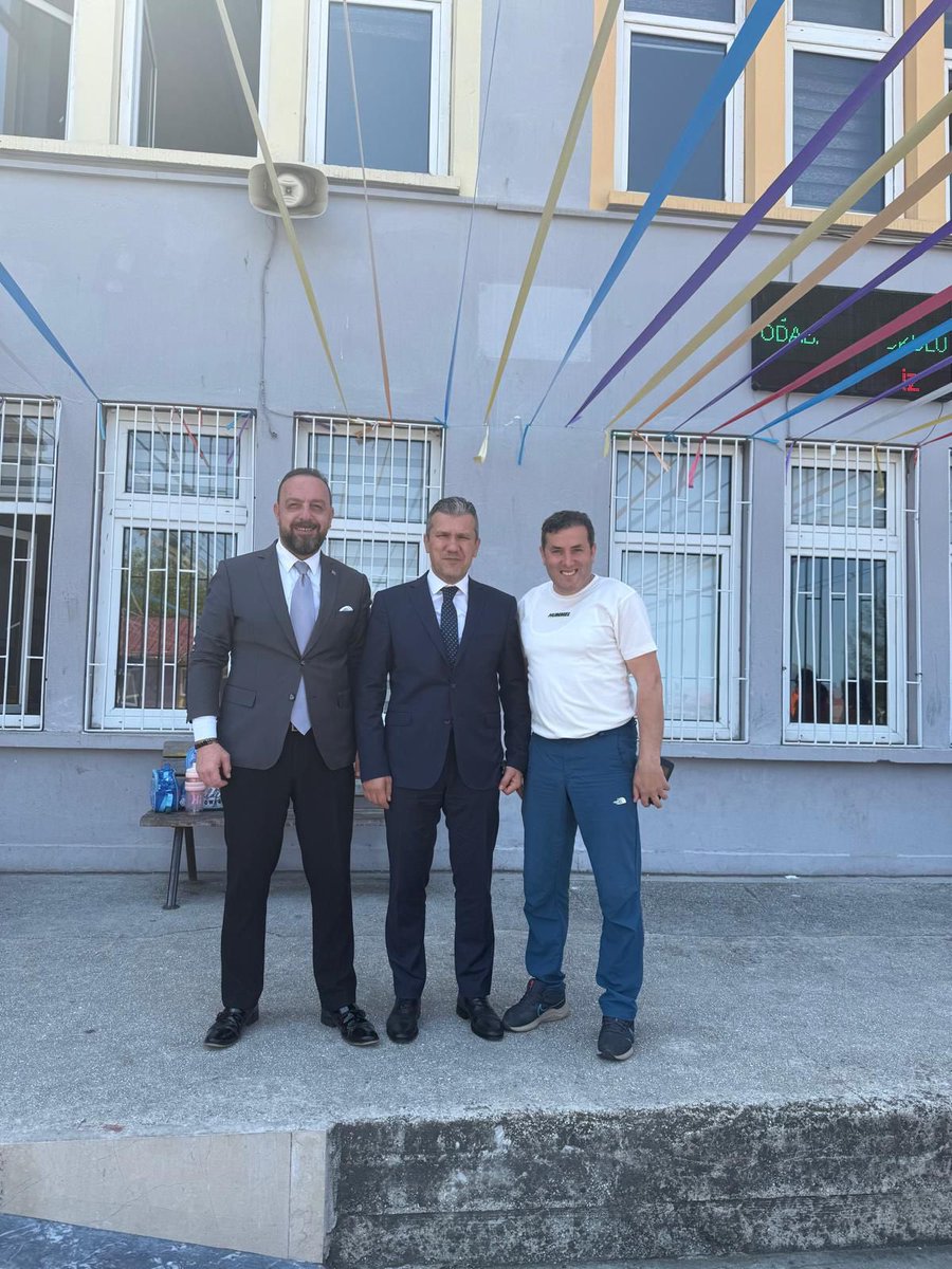 GSB_Ordu's tweet photo. 🥊 01-03 Haziran tarihleri arasında ilimizde düzenlenen Boks Hakemlik Kursu, 16 aday hakemin katılımıyla tamamlandı.

İl Müdürümüz Hakan Yüksel, çalışmaları yerinde inceleyerek kursiyerlere başarılar diledi.

Kursu başarıyla tamamlayan tüm aday hakemlerimizi tebrik ediyoruz. https://t.co/OK15aouOhi