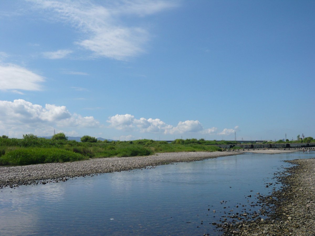 mitsucelsus's tweet photo. 日本の風景紹介。今回は、2008年に撮影した滋賀県に所在の野洲川。
#滋賀県
#野洲川 https://t.co/fN8PqowPla